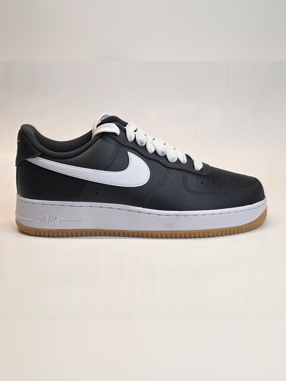 Brand-New Nike Air Force 1 '07 LV8 Sneakers  117630-001 Men's Size 11